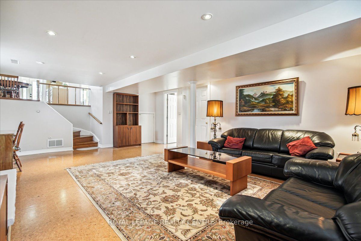 2141 HERRIDGE Drive