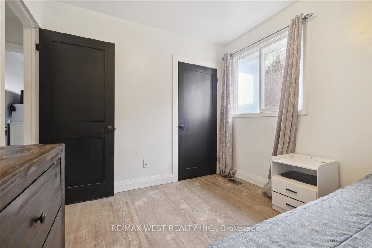 1571 Lewisham Drive