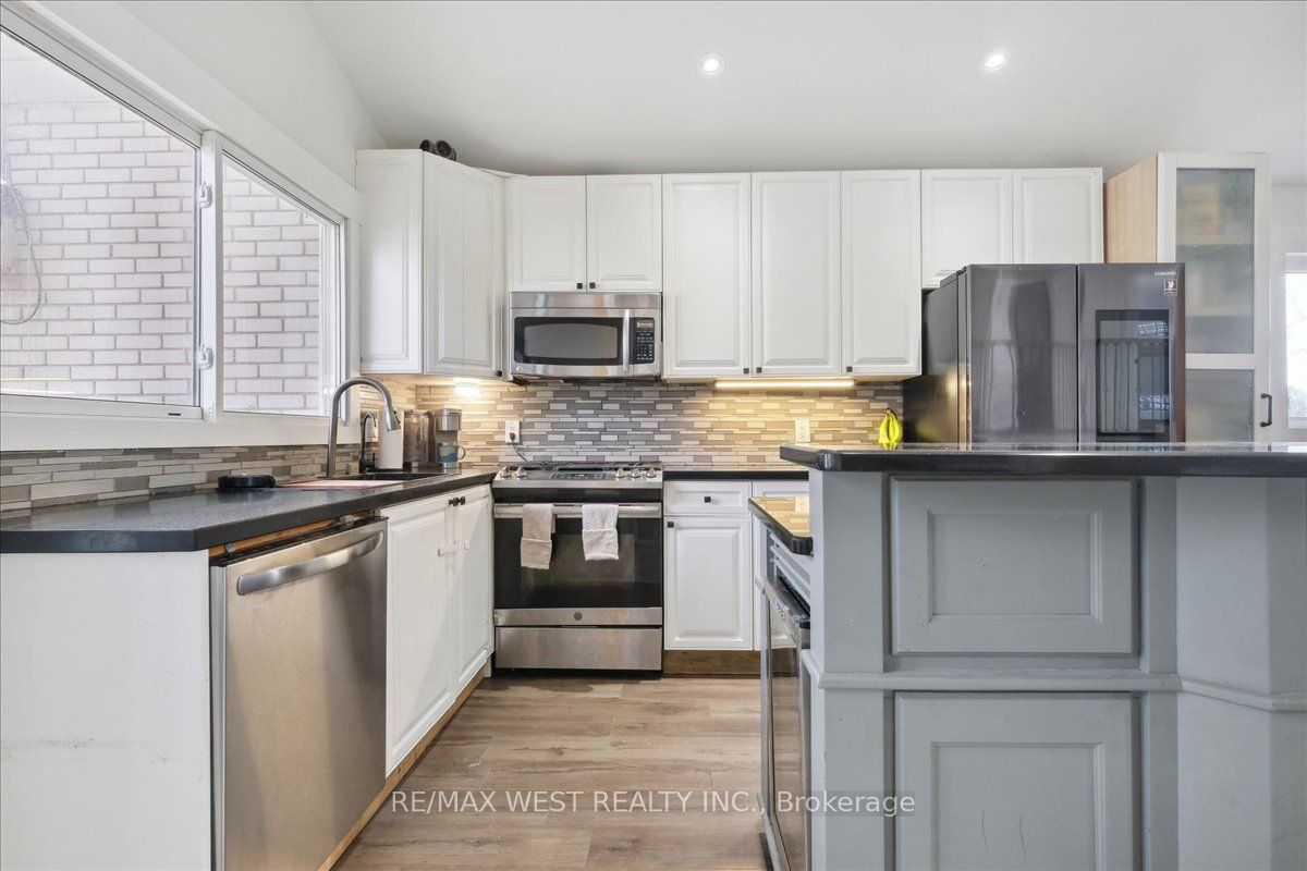 1571 Lewisham Drive