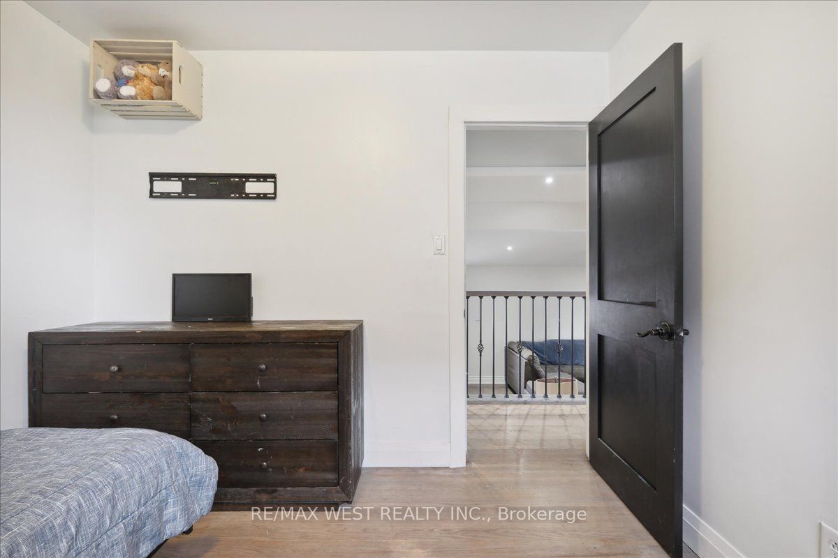1571 Lewisham Drive