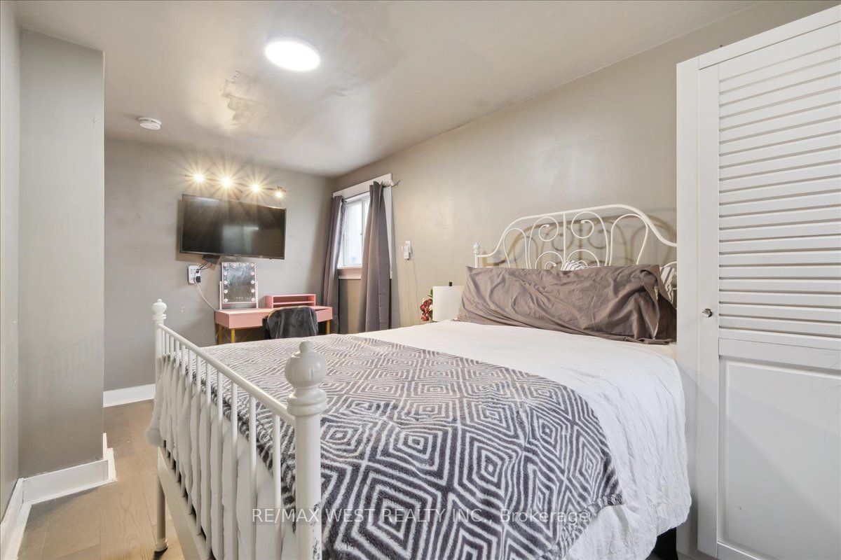 1571 Lewisham Drive