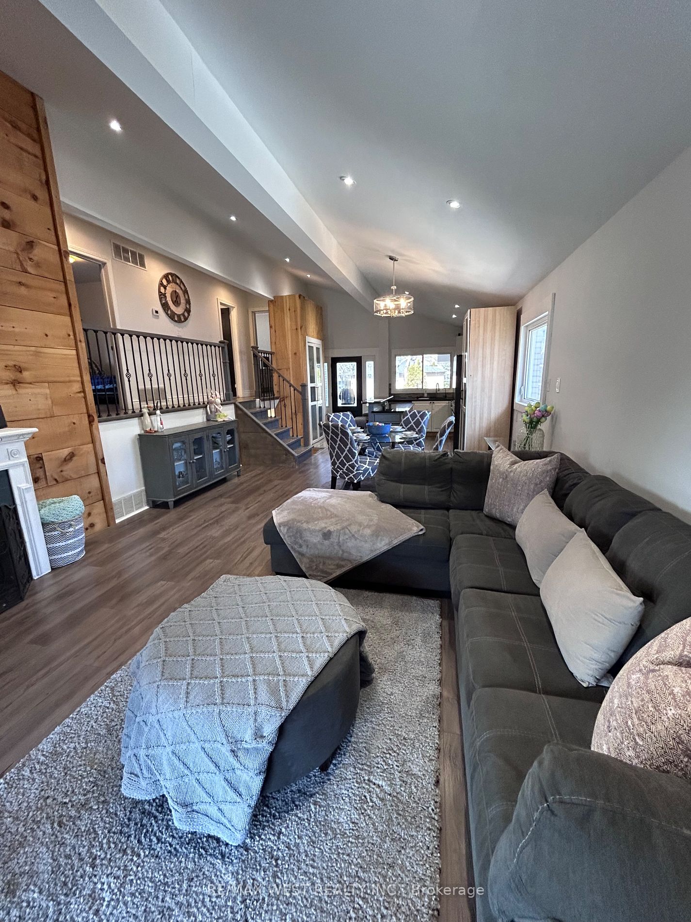 1571 Lewisham Drive
