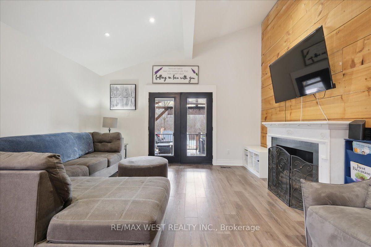 1571 Lewisham Drive