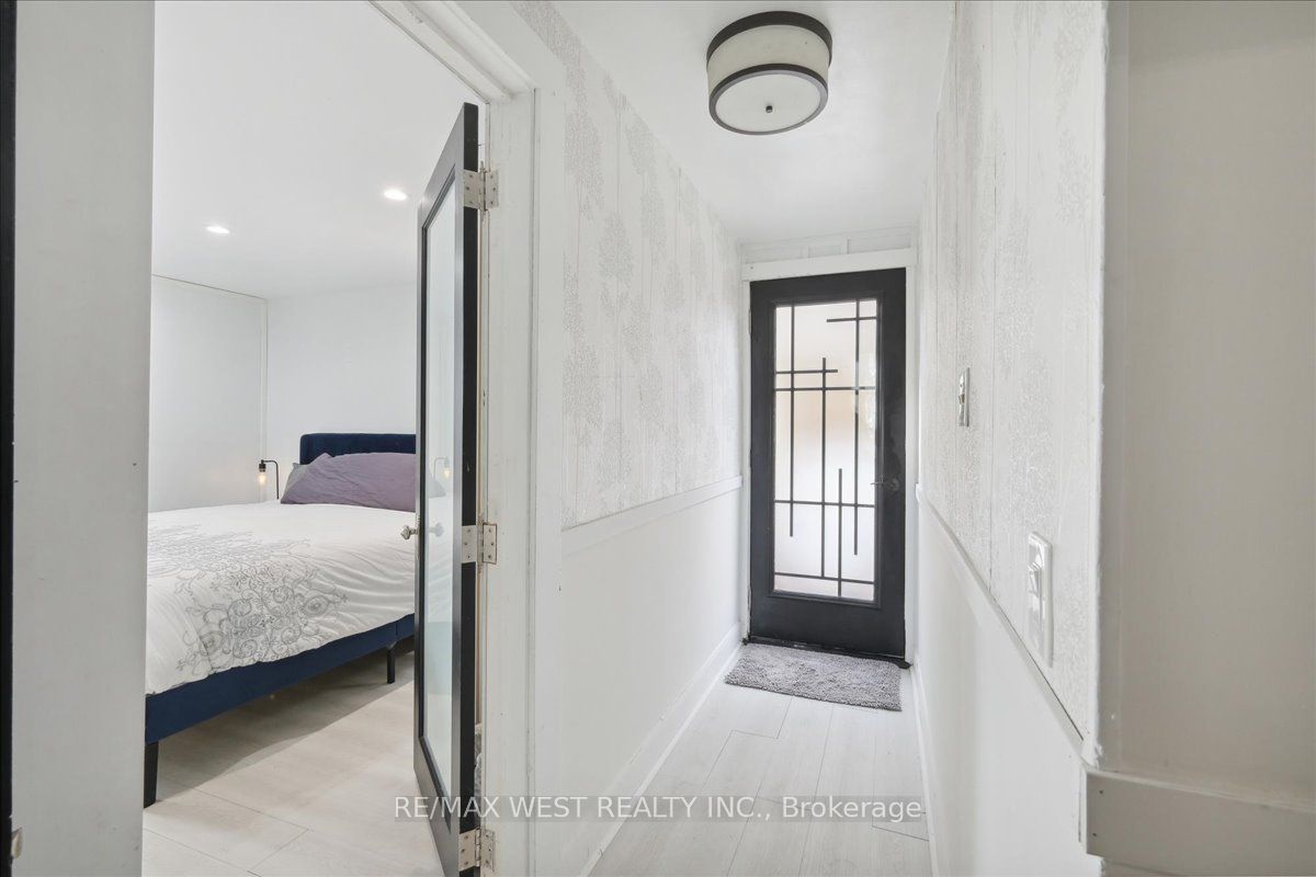 1571 Lewisham Drive