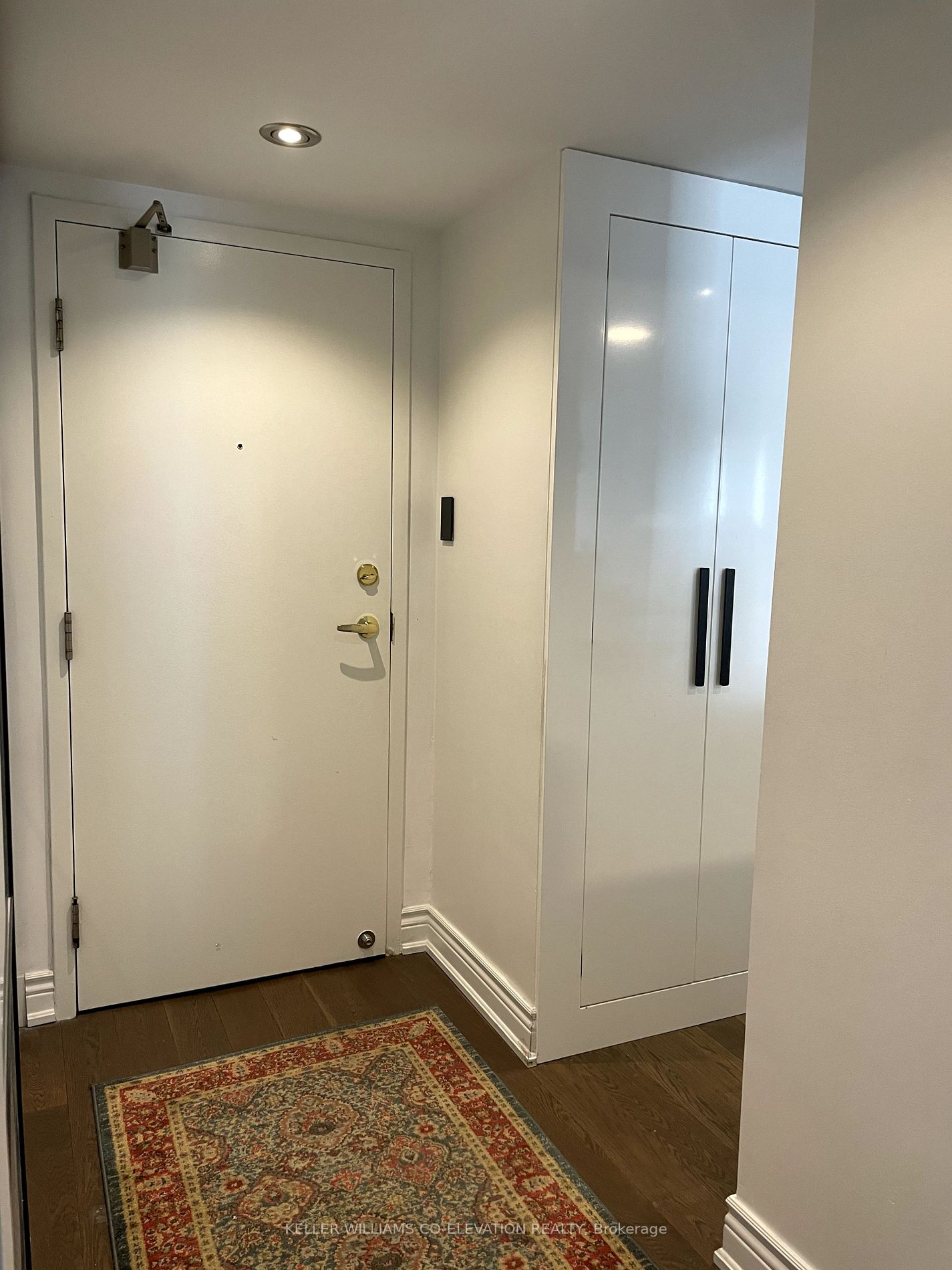 2091 Hurontario Street, #707