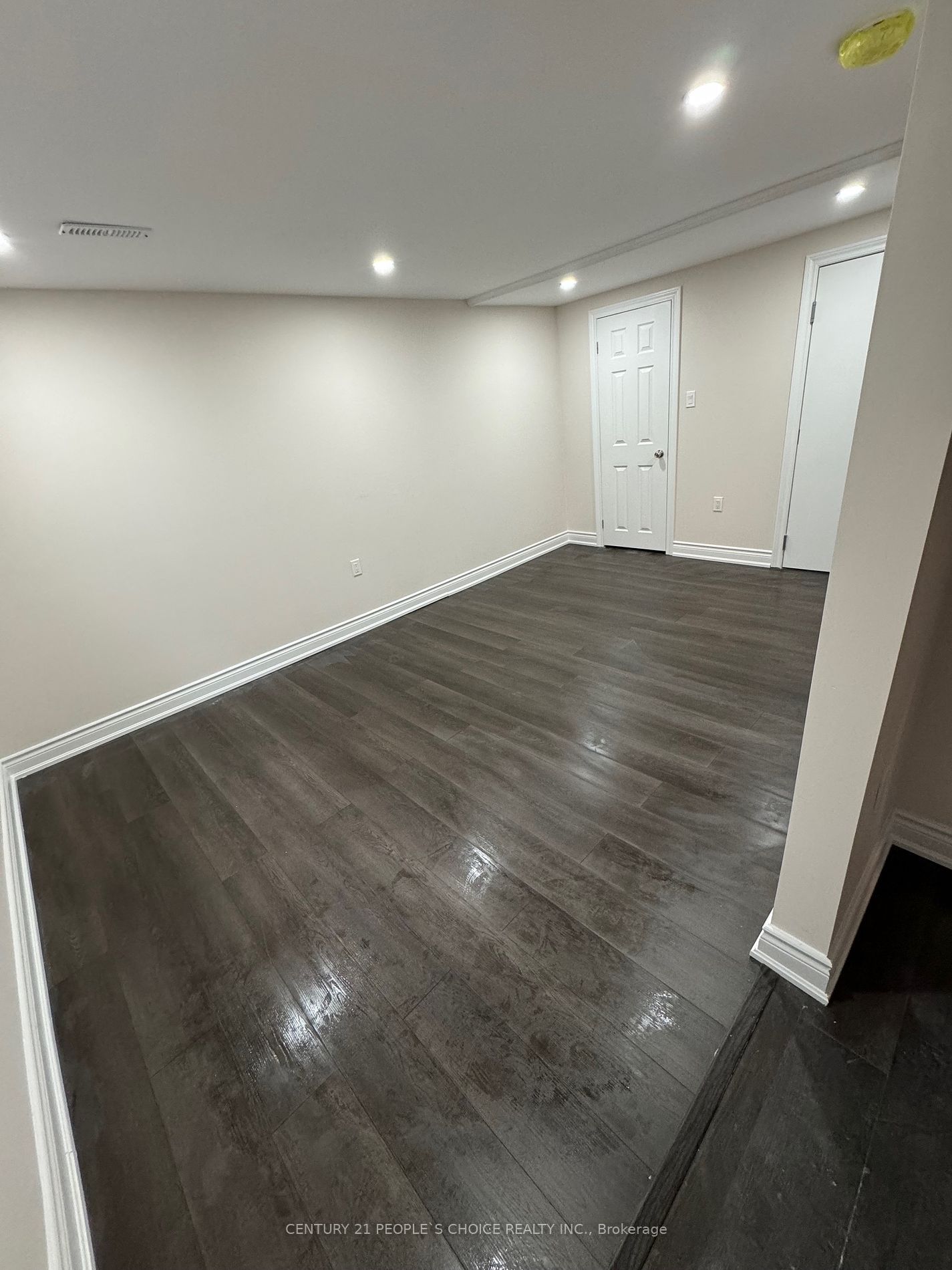 22 Kingswood Dr