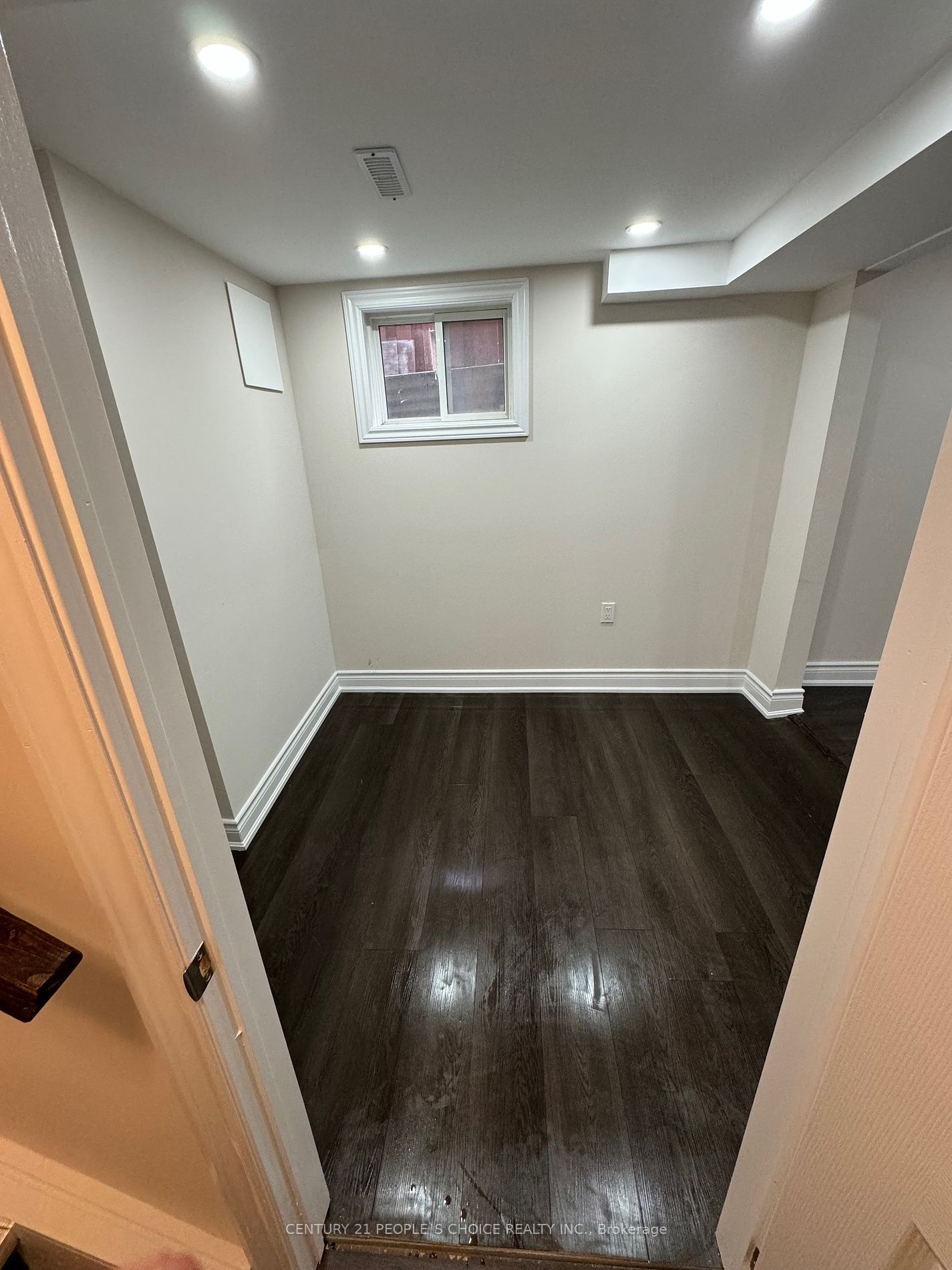 22 Kingswood Dr