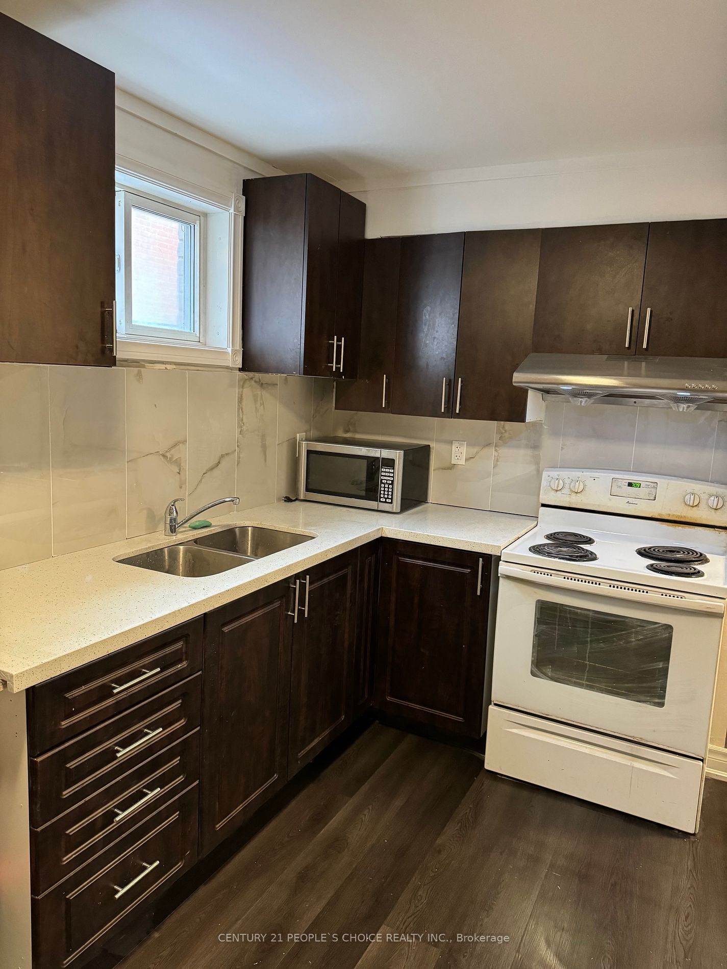 22 Kingswood Dr