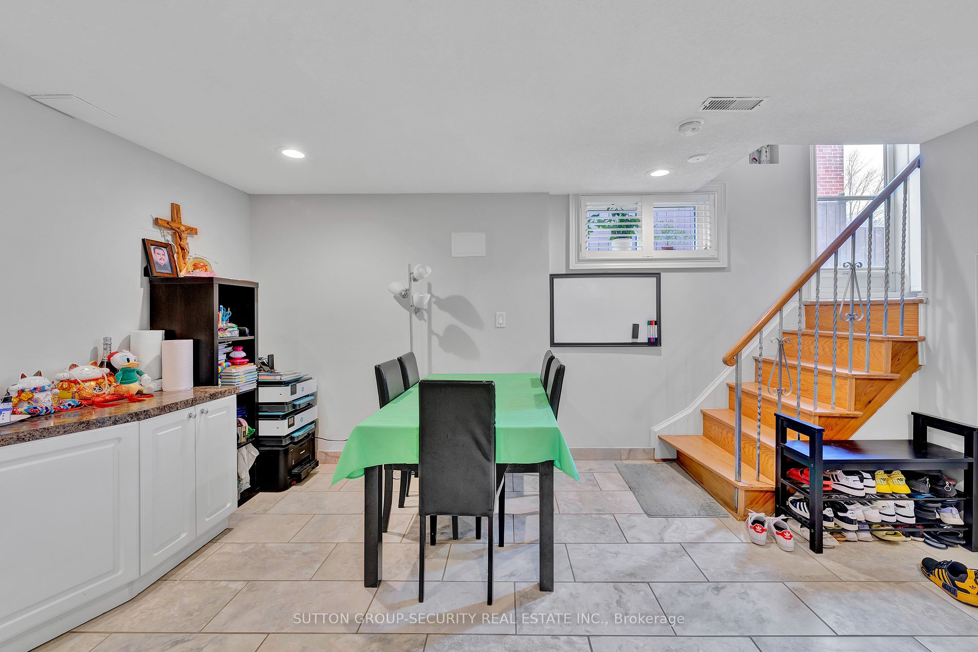 279 Maple Leaf Dr