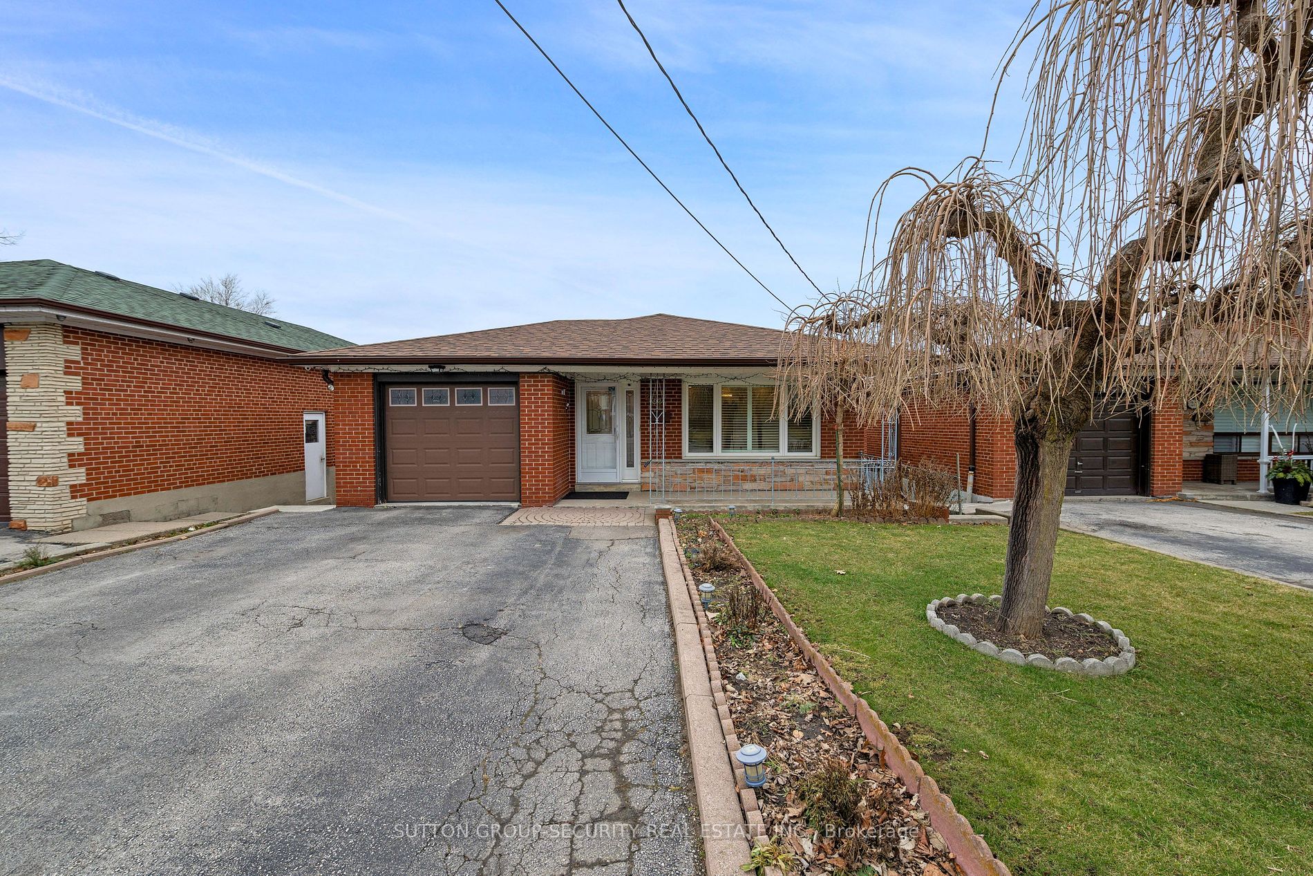279 Maple Leaf Dr