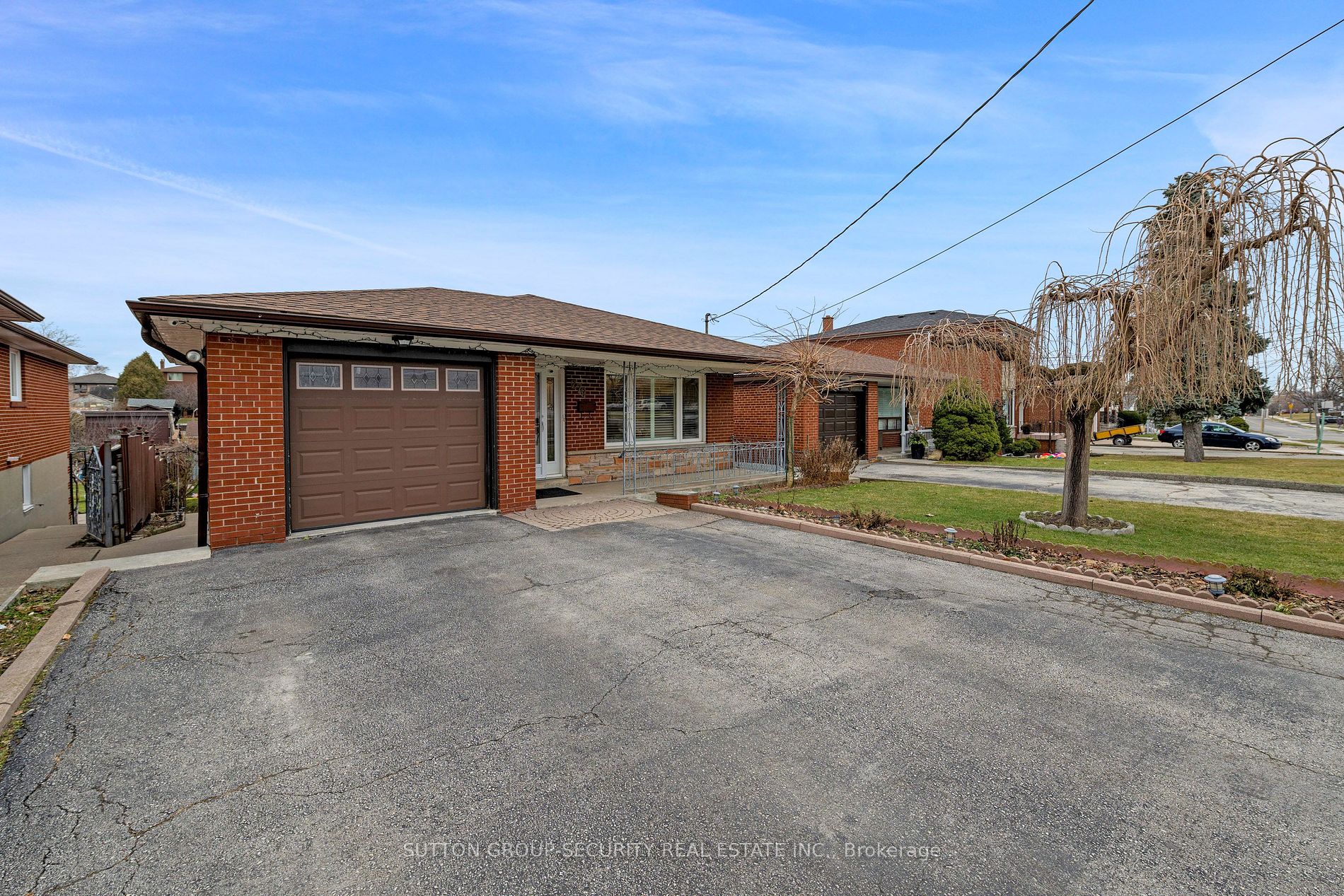 279 Maple Leaf Dr