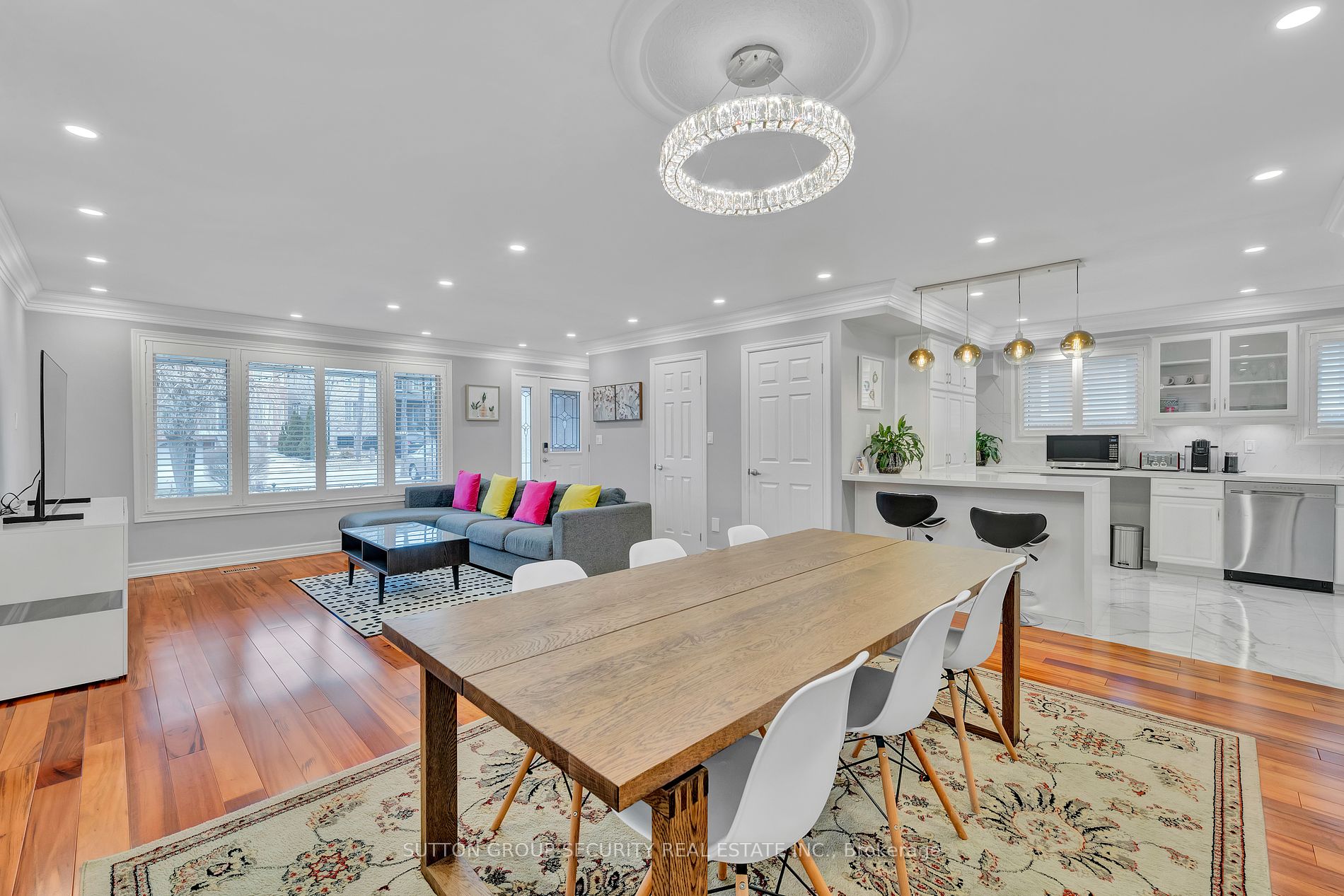 279 Maple Leaf Dr