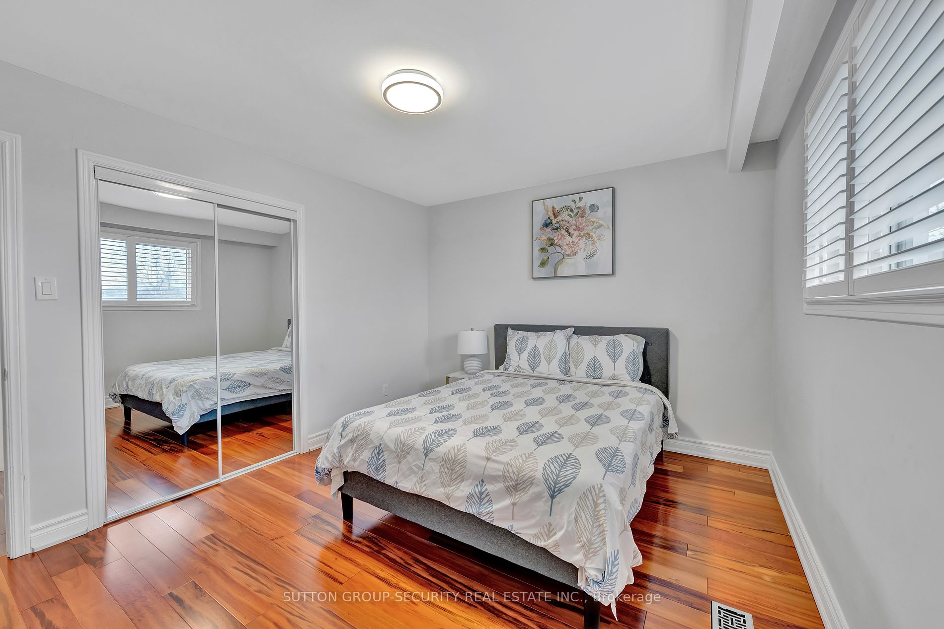 279 Maple Leaf Dr