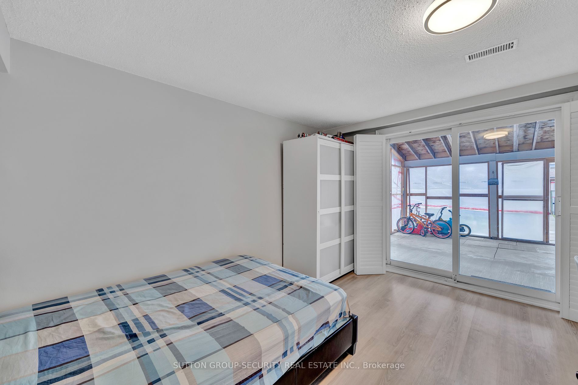 279 Maple Leaf Dr