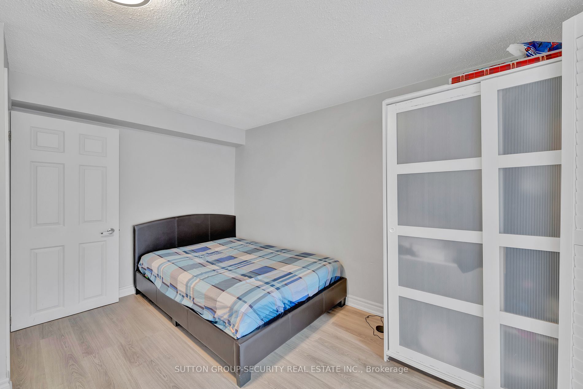 279 Maple Leaf Dr