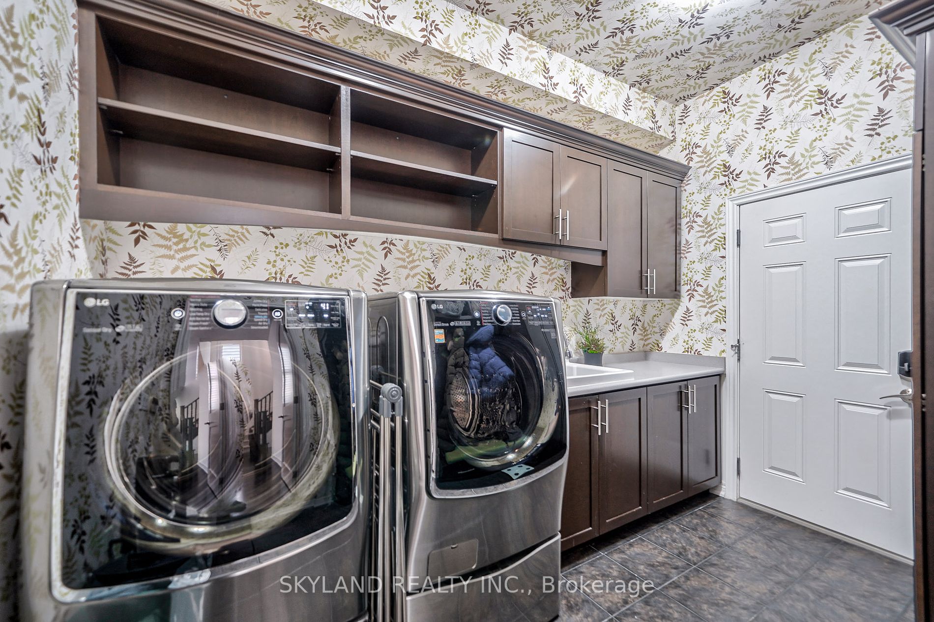 2400 Colonel William Parkway