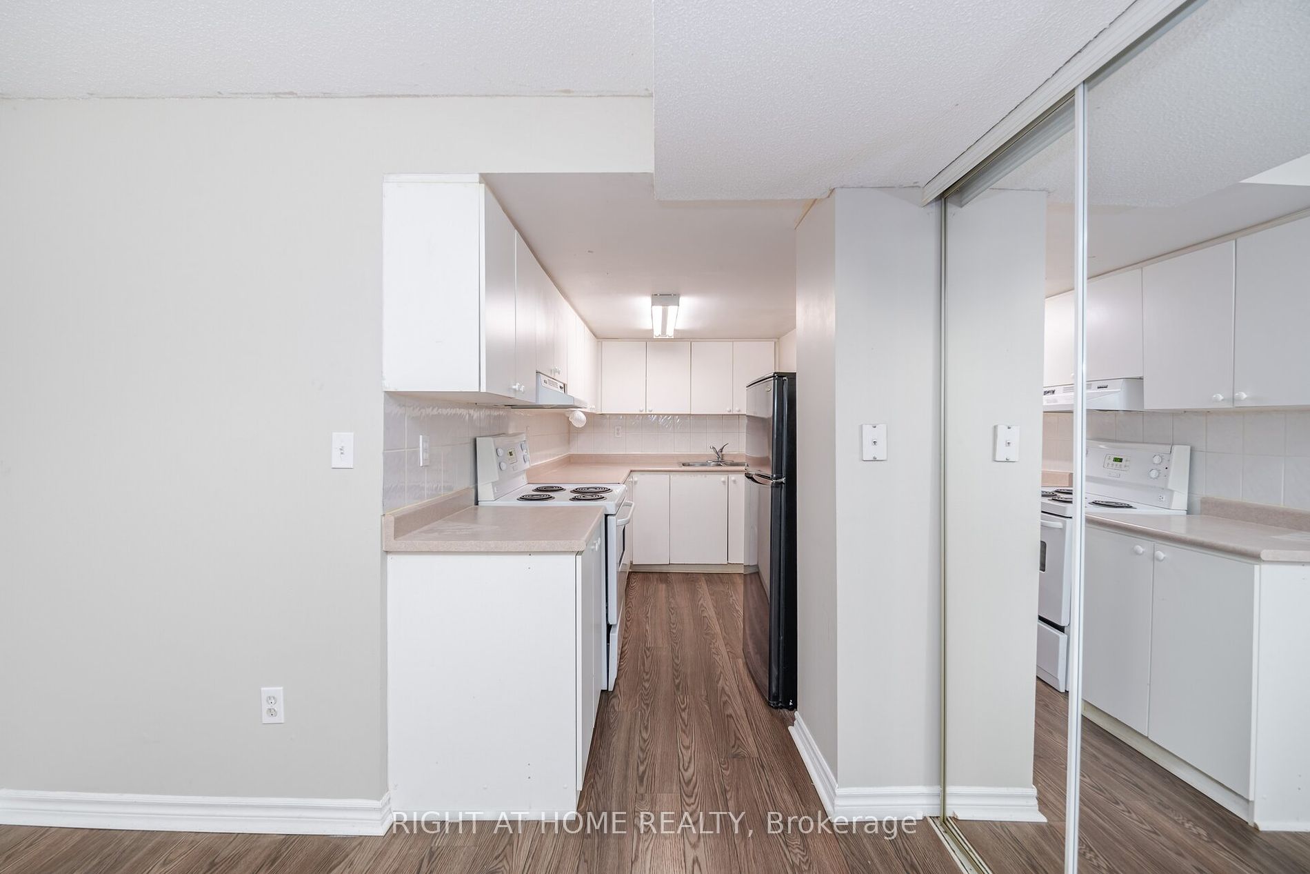 3020 Hawktail Crescent