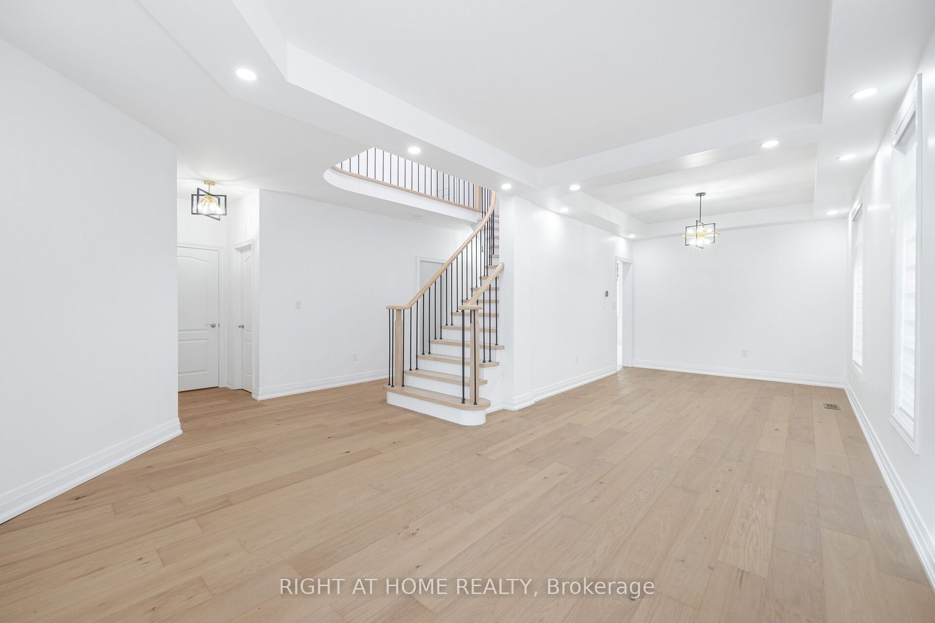 3020 Hawktail Crescent