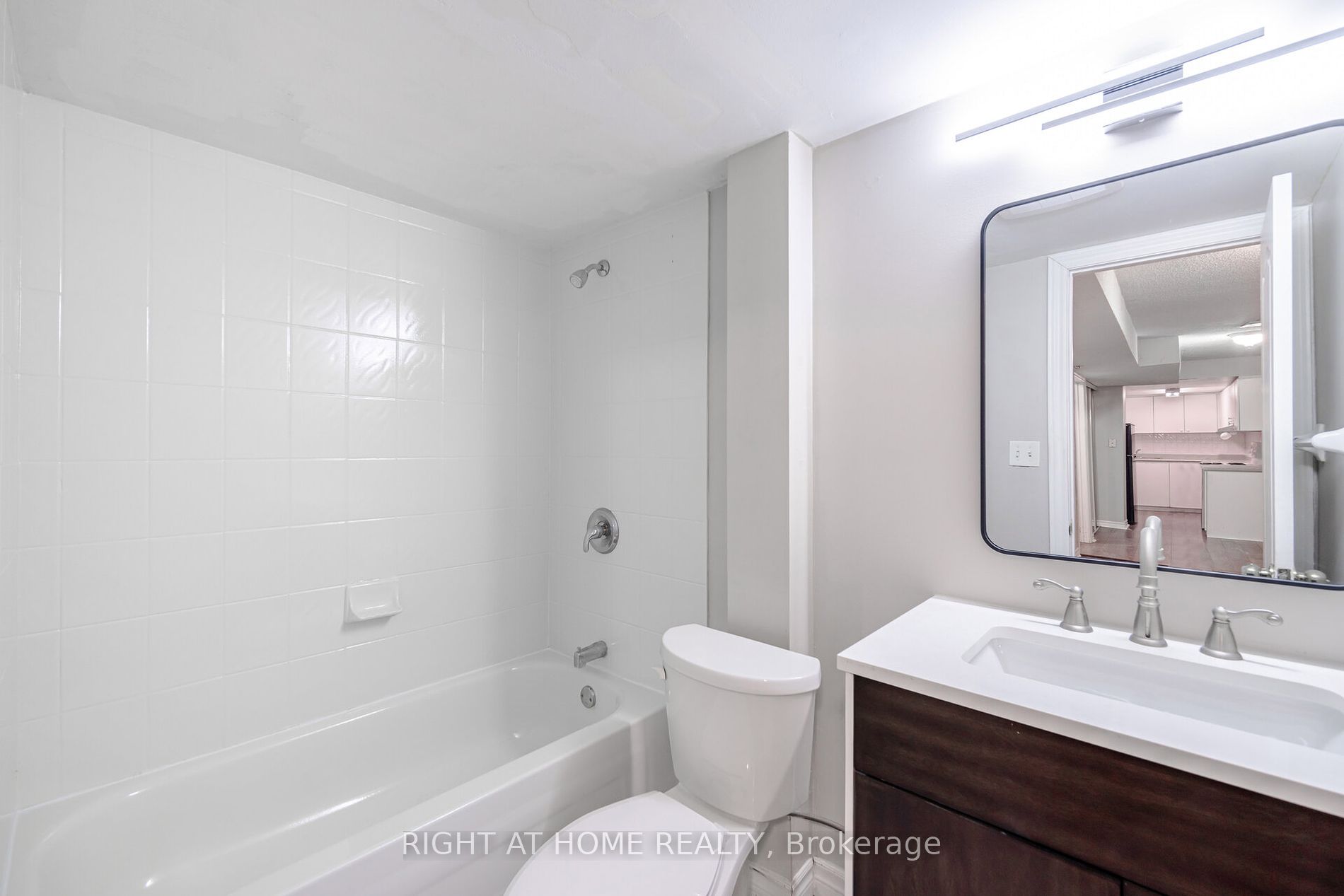 3020 Hawktail Crescent