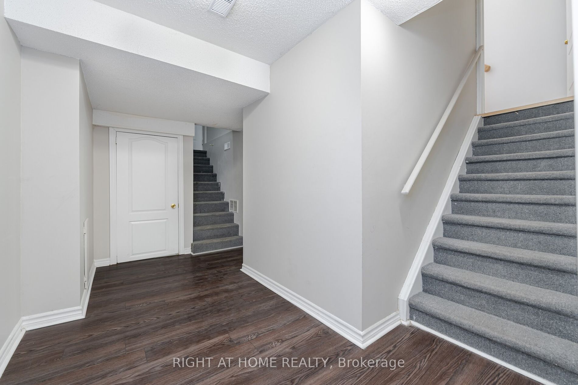 3020 Hawktail Crescent