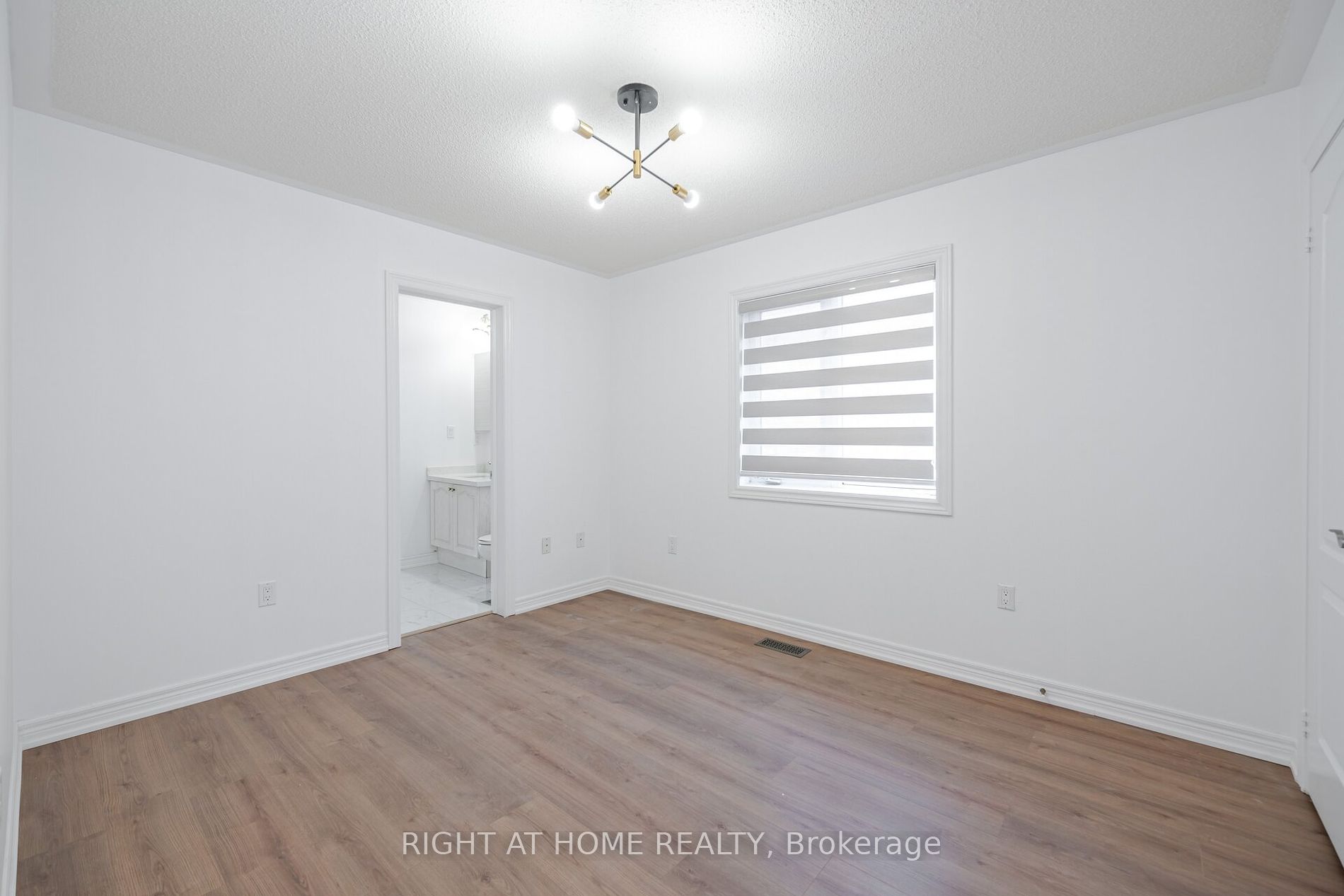 3020 Hawktail Crescent