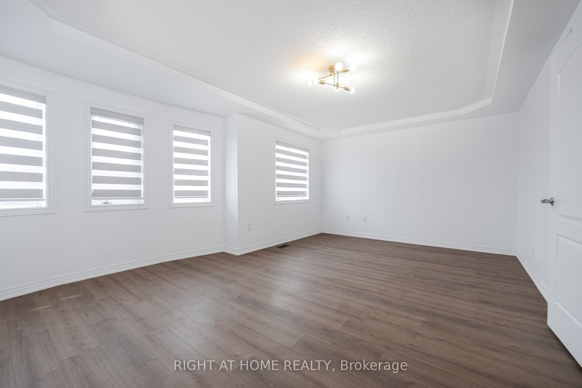 3020 Hawktail Crescent