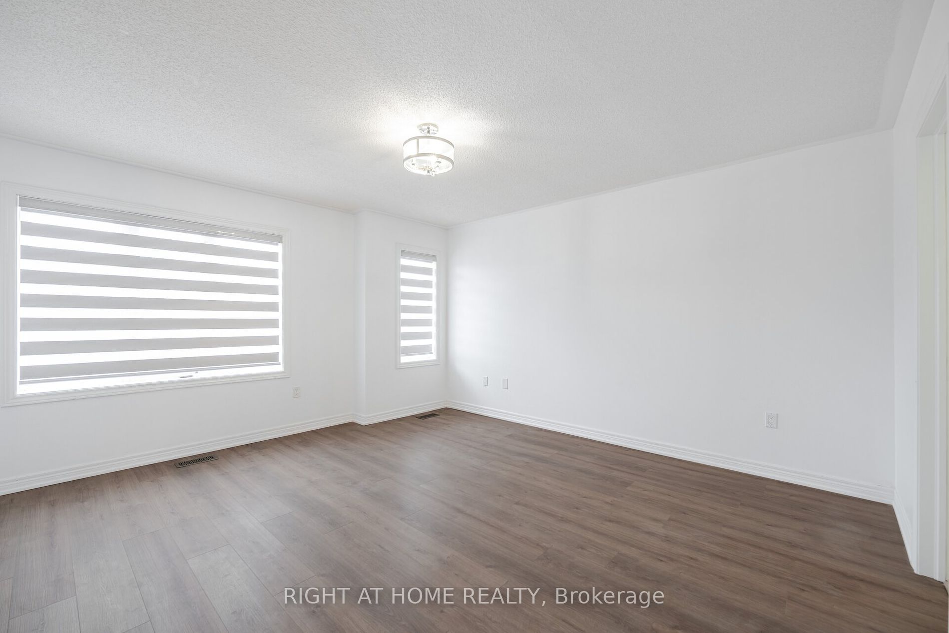 3020 Hawktail Crescent