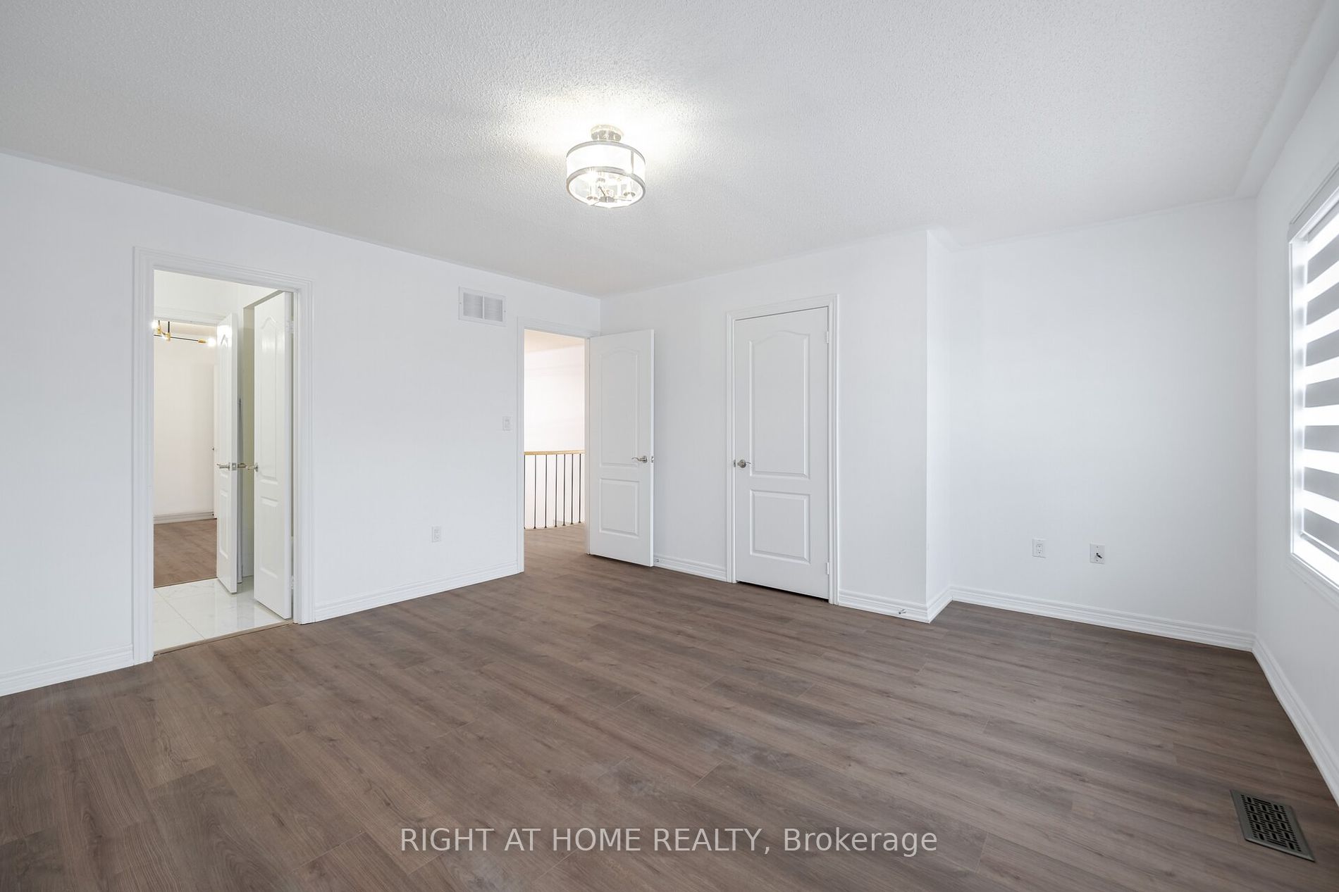 3020 Hawktail Crescent
