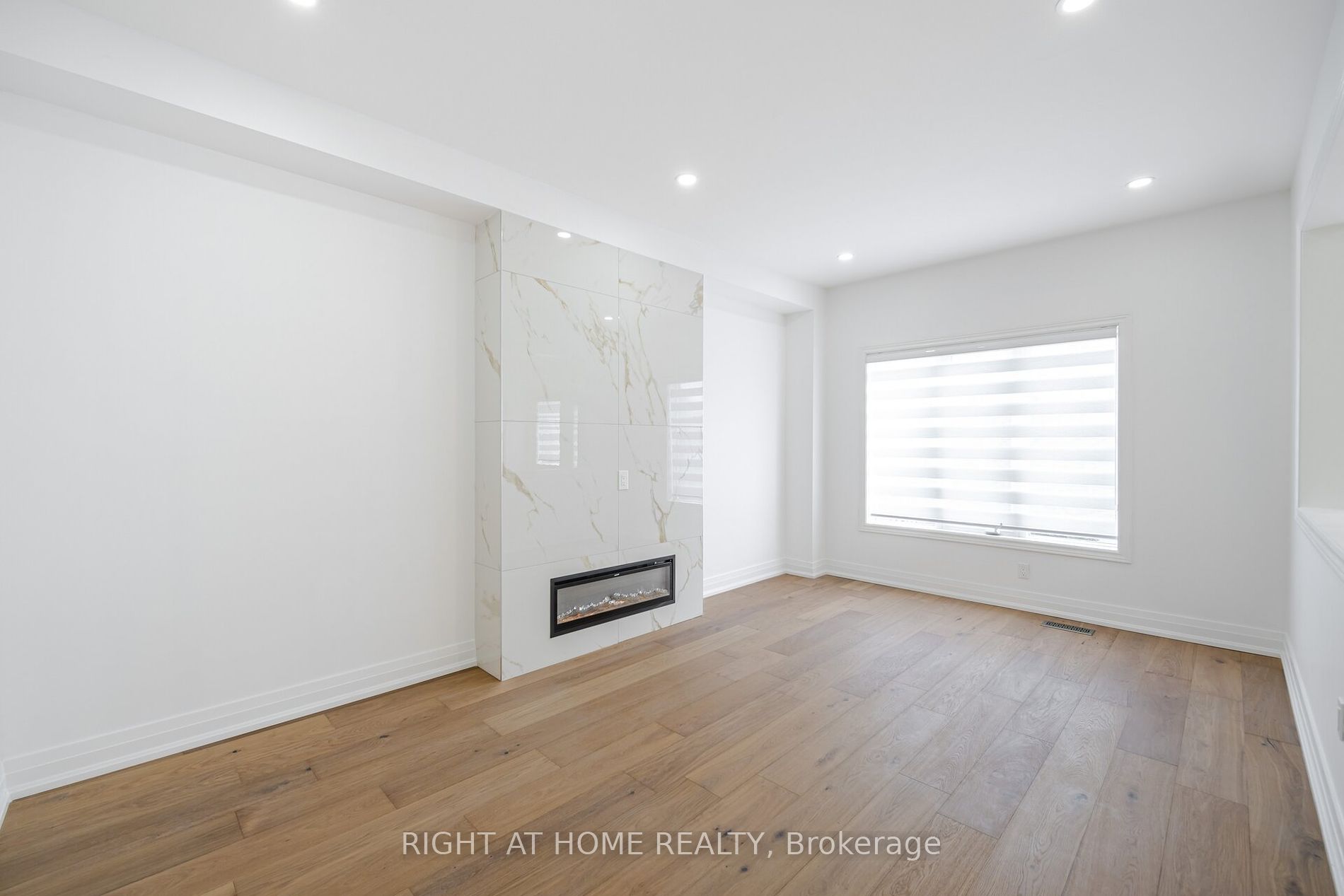 3020 Hawktail Crescent