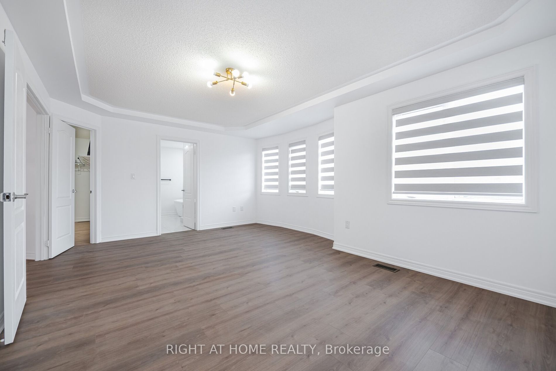 3020 Hawktail Crescent