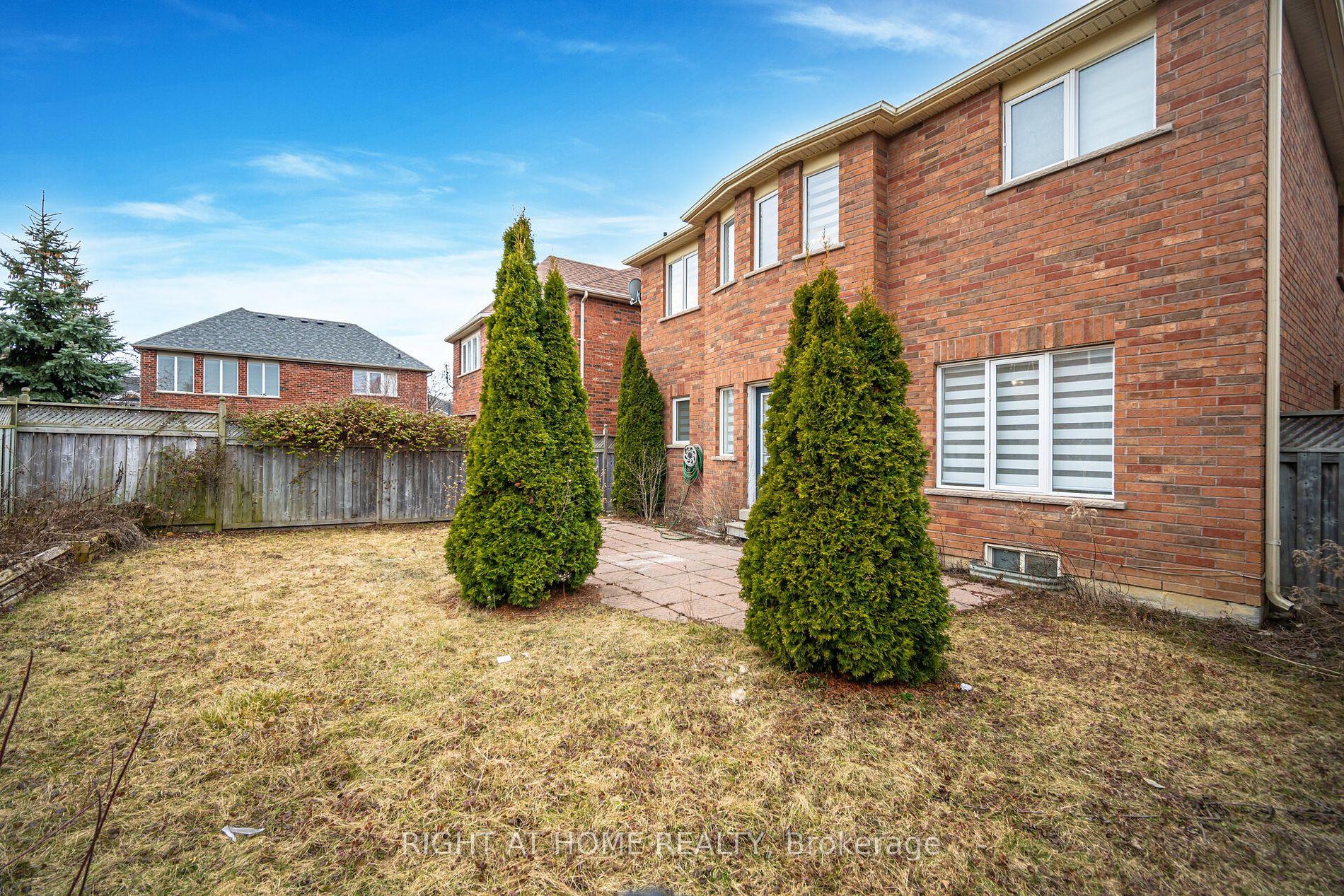 3020 Hawktail Crescent