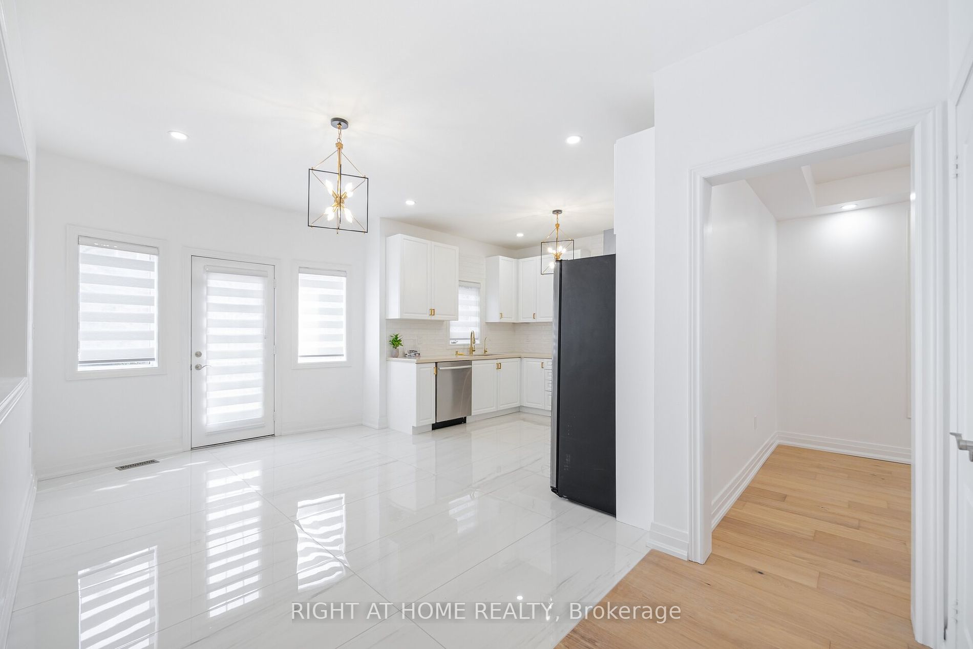3020 Hawktail Crescent
