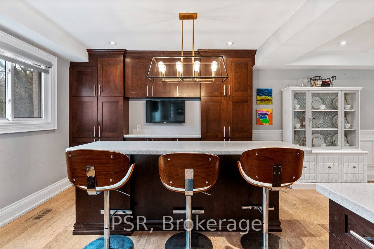 1605 Calverton Court