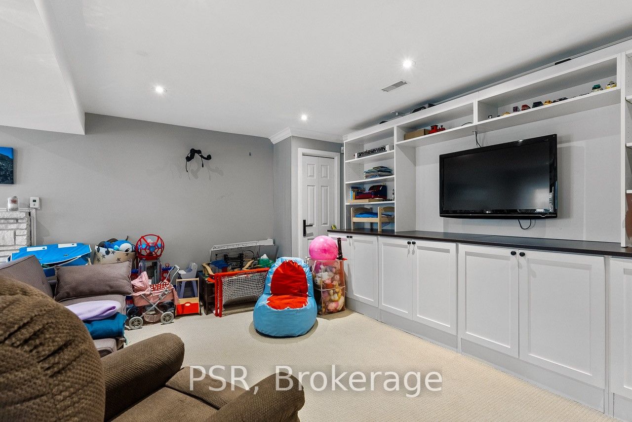 1605 Calverton Court