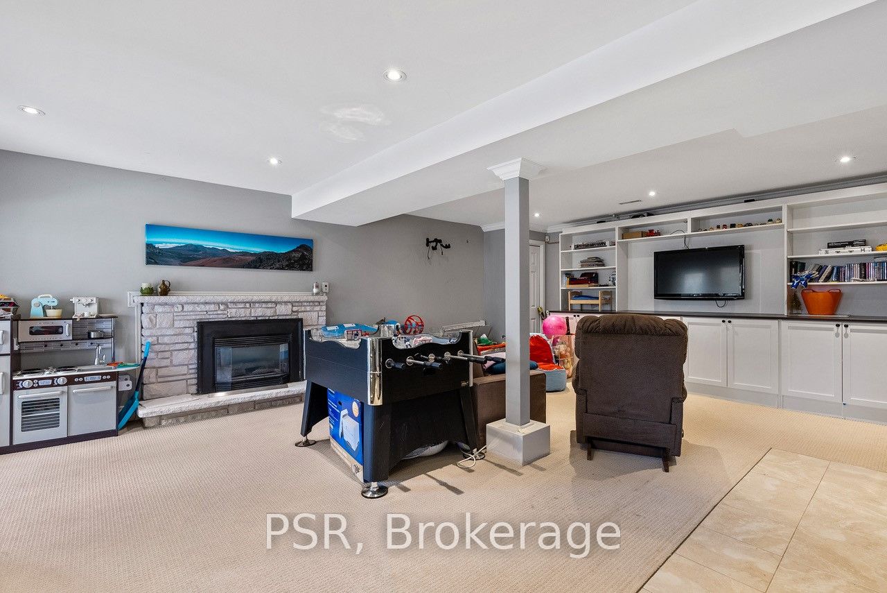 1605 Calverton Court