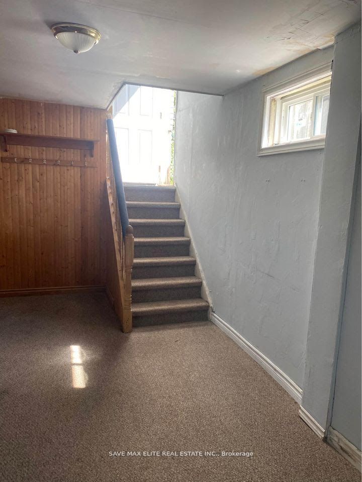 130 Burbank Cres