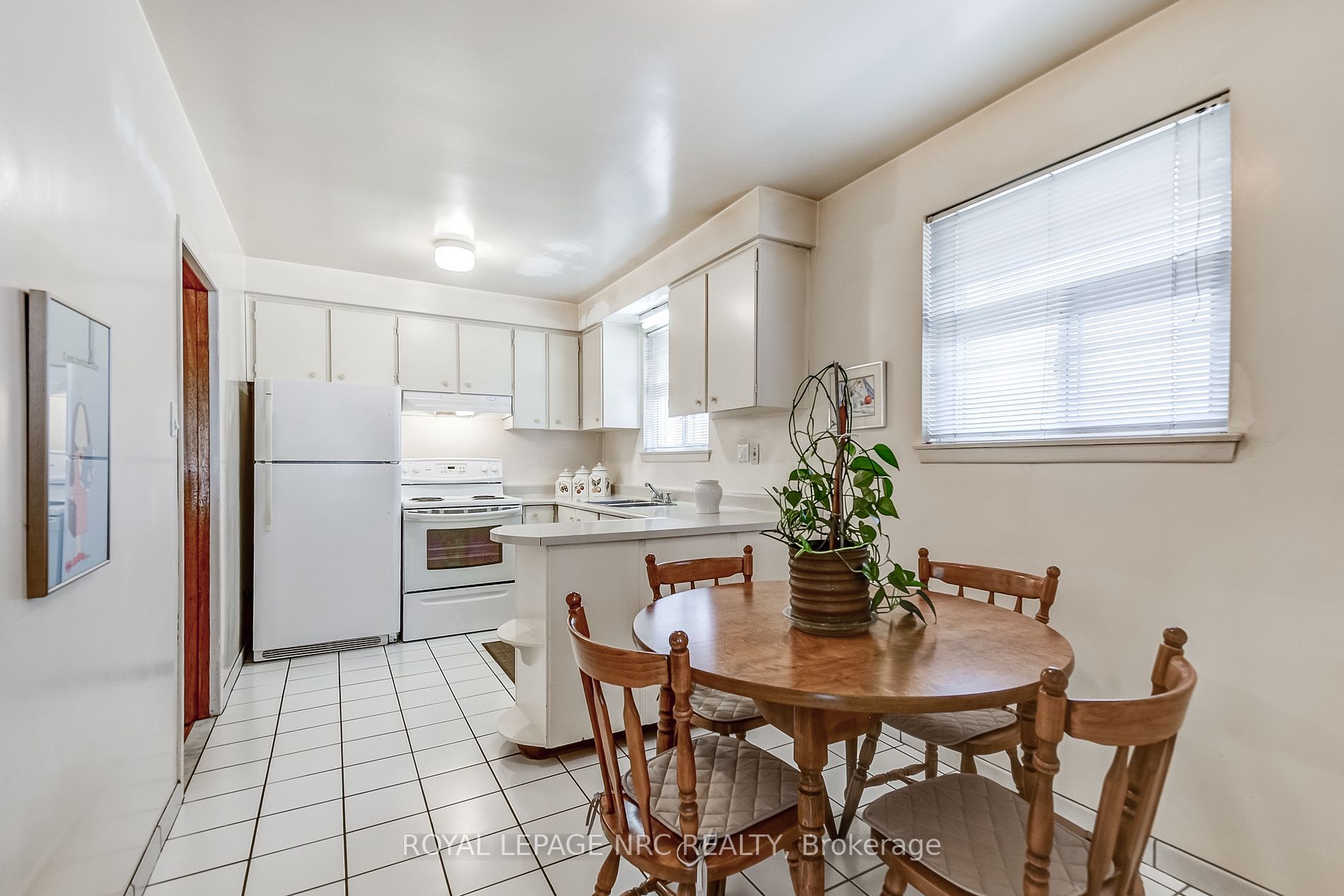 49 Graystone Gdns
