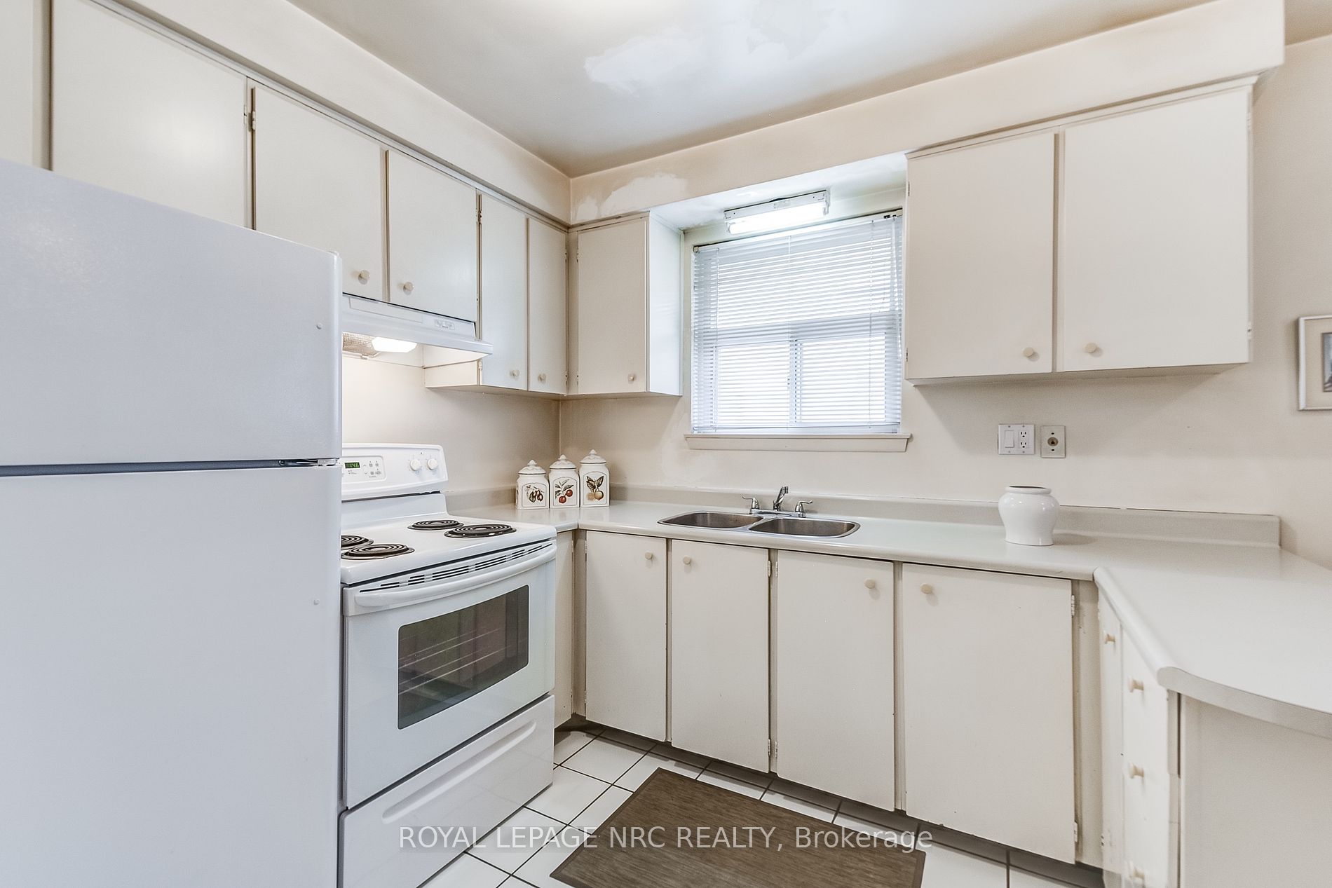 49 Graystone Gdns