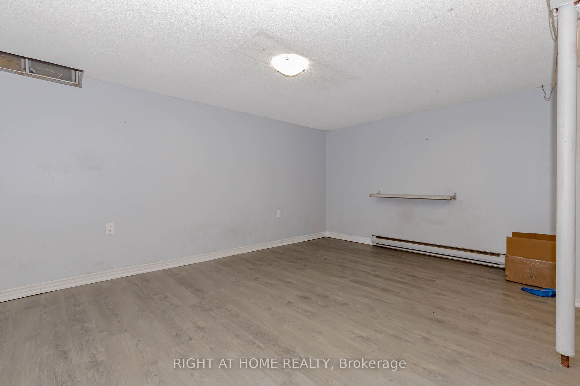 17 Hedley Crt