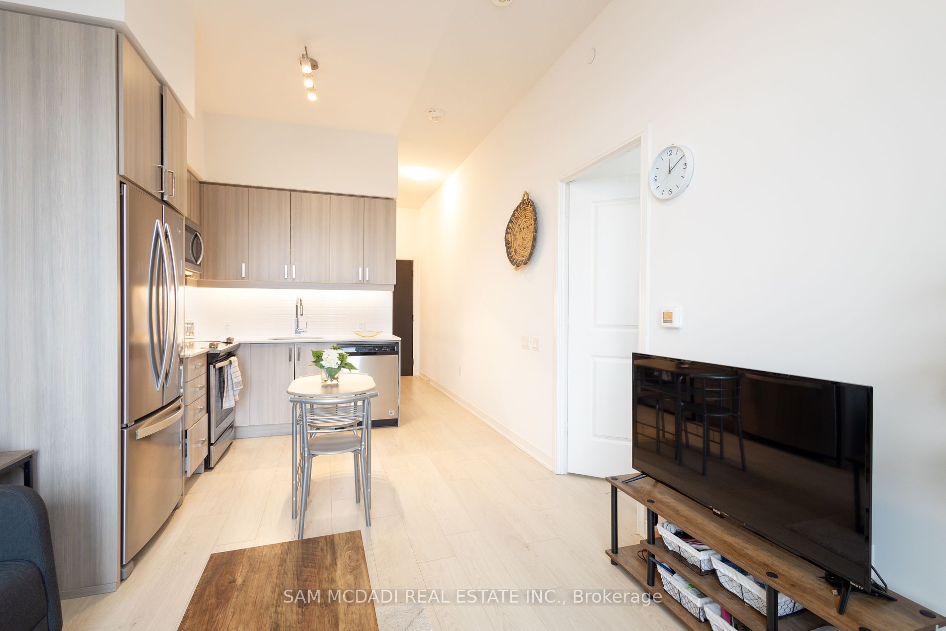 8 Nahani Way, #505
