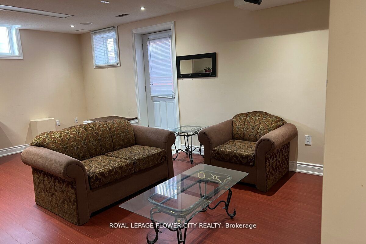 29 Long Meadow Rd