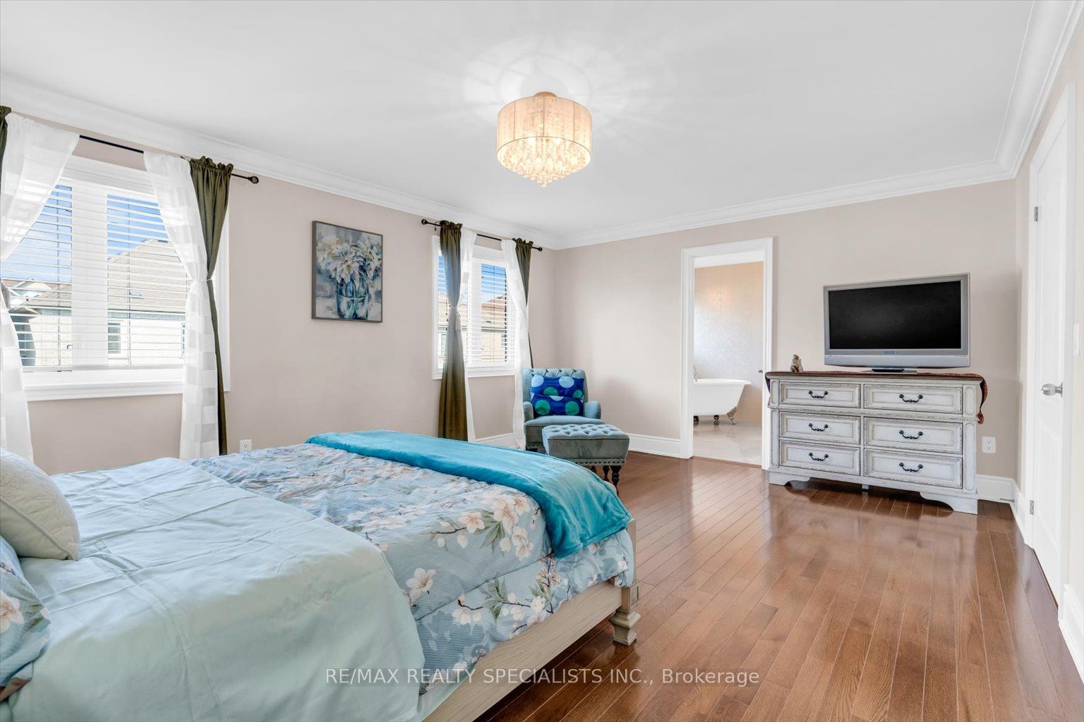 9 Stellar Avenue