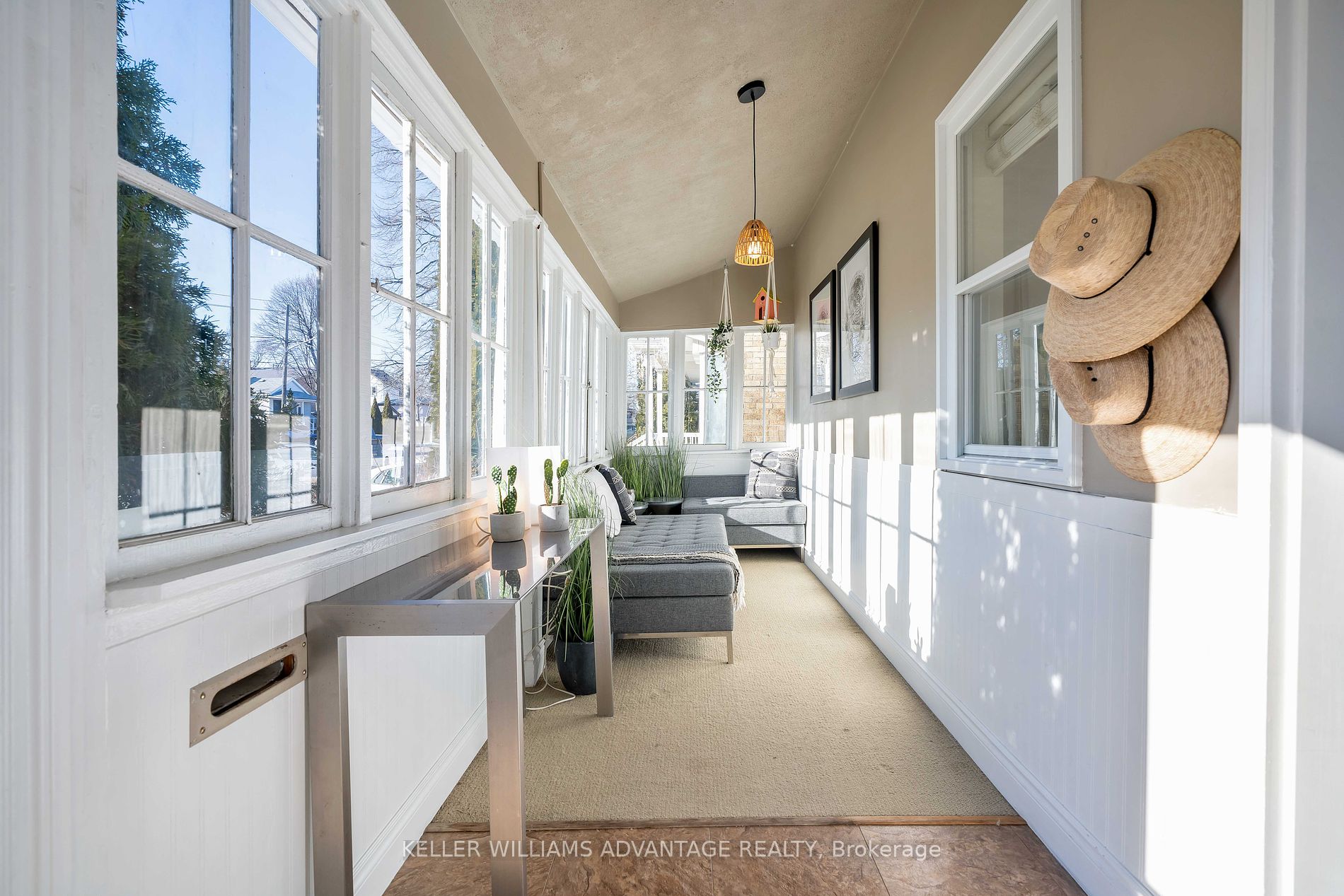 63 Guthrie Ave
