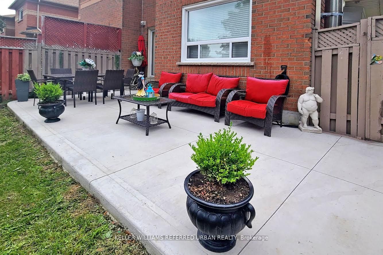 138 Rainforest Dr