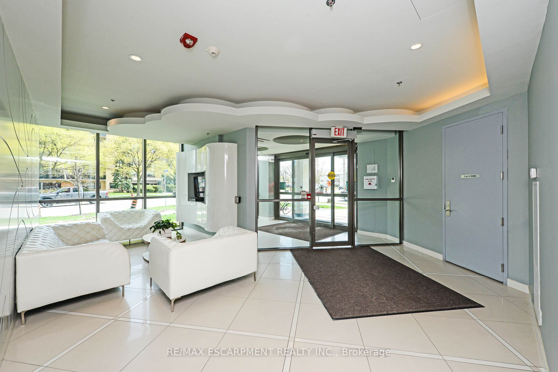 80 Esther Lorrie Dr, #802