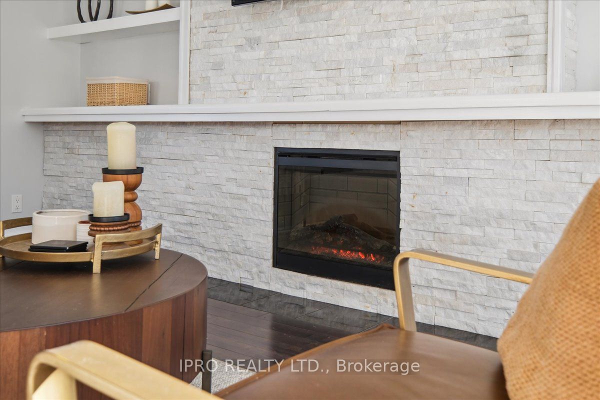 226 Queen Mary Dr