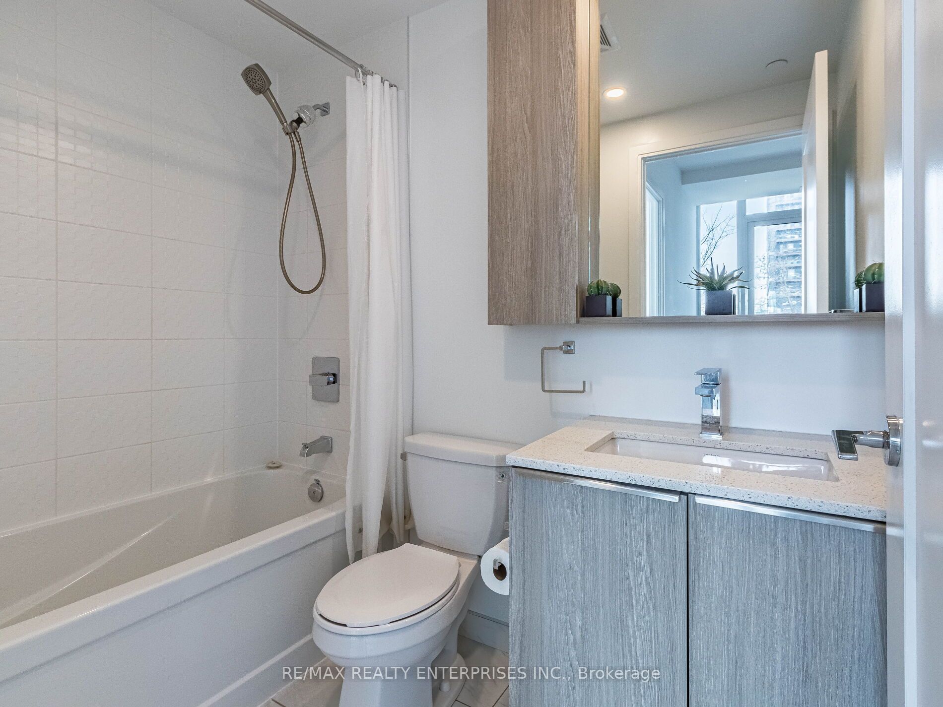 70 Annie Craig Drive #402