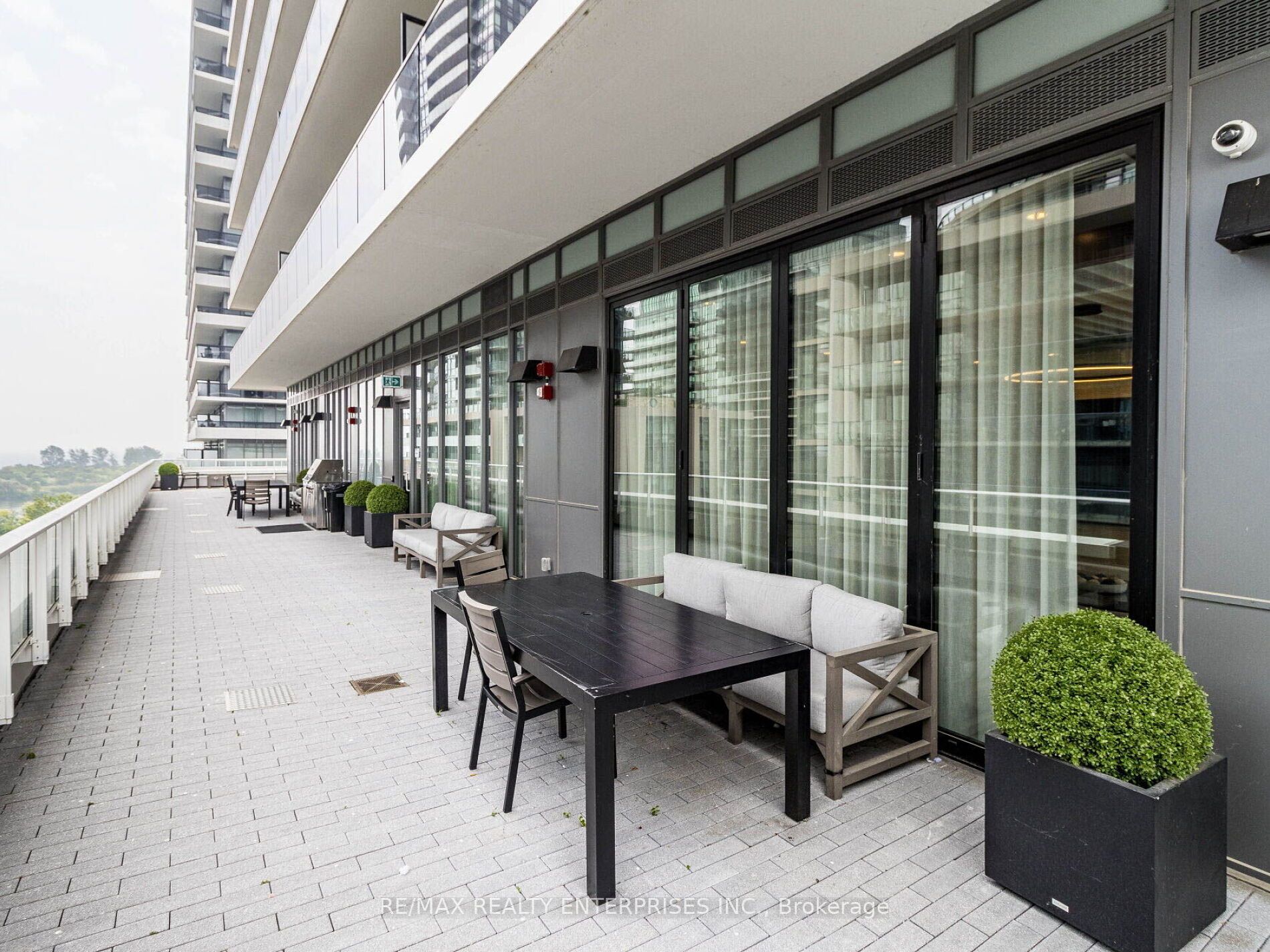 70 Annie Craig Drive #402