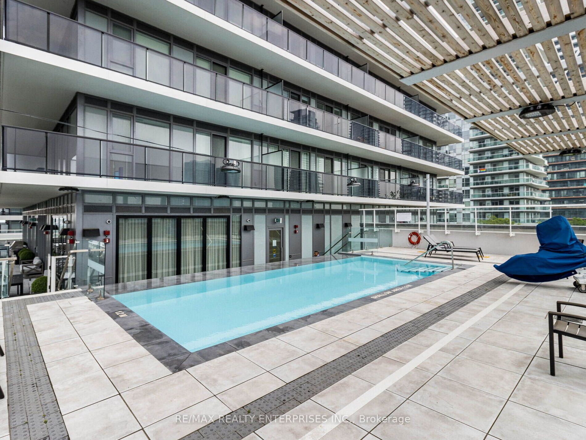 70 Annie Craig Drive #402