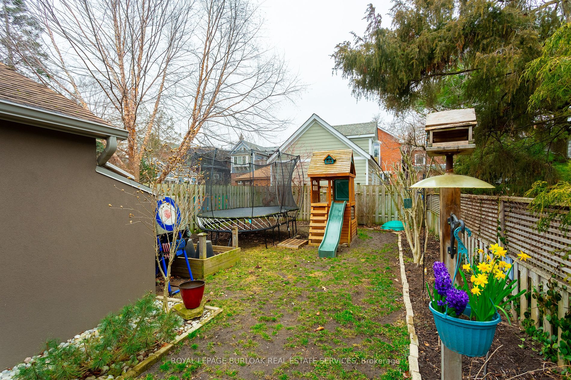 8 Thornhill Avenue